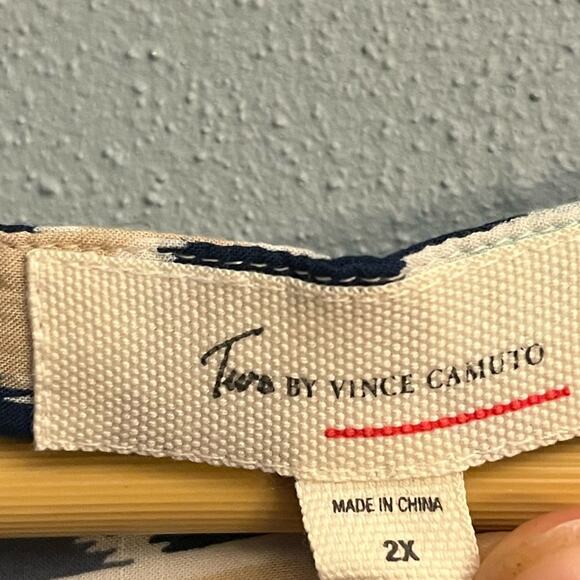 Two by Vince Camuto Blouse - Picture 2 of 3